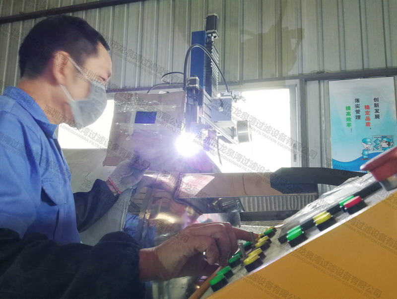 自动化焊机操作